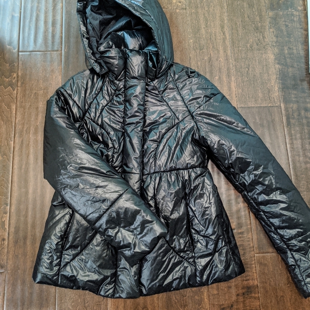 Talula Aritzia Black Puffer Jacket XS Lightweight Hooded Winter Coat